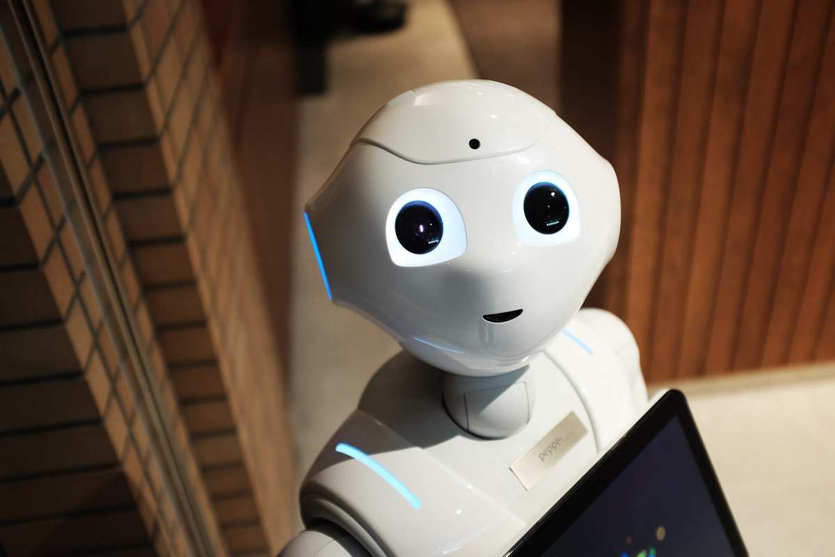 Investera automatiskt med robotrådgivare – och med artificiell intelligens